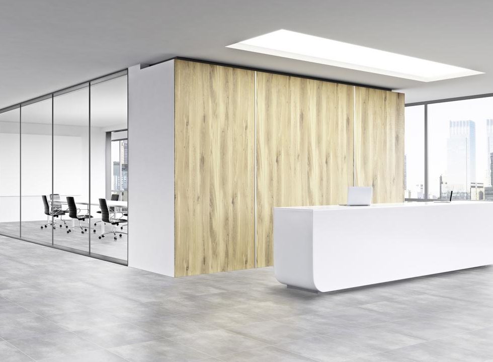Modernes Büro mit Fliesen Project Grey